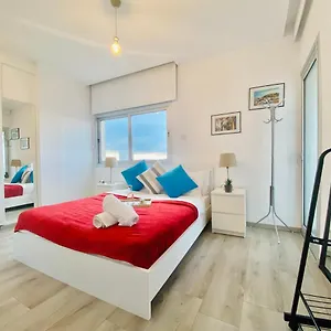  Apartament Panoramic Seaside Getaway, 2-br Penthouse Cypr